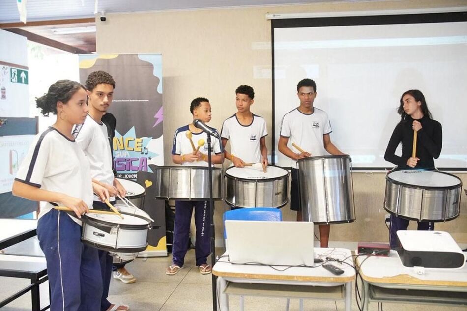 Lance sua música